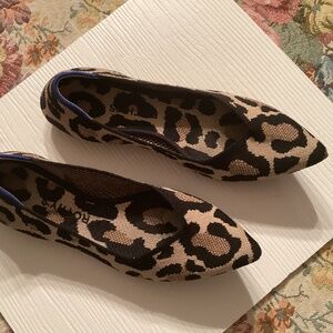 Rothy’s Women’s The Point Desert Cat Animal Print Flat Size 8